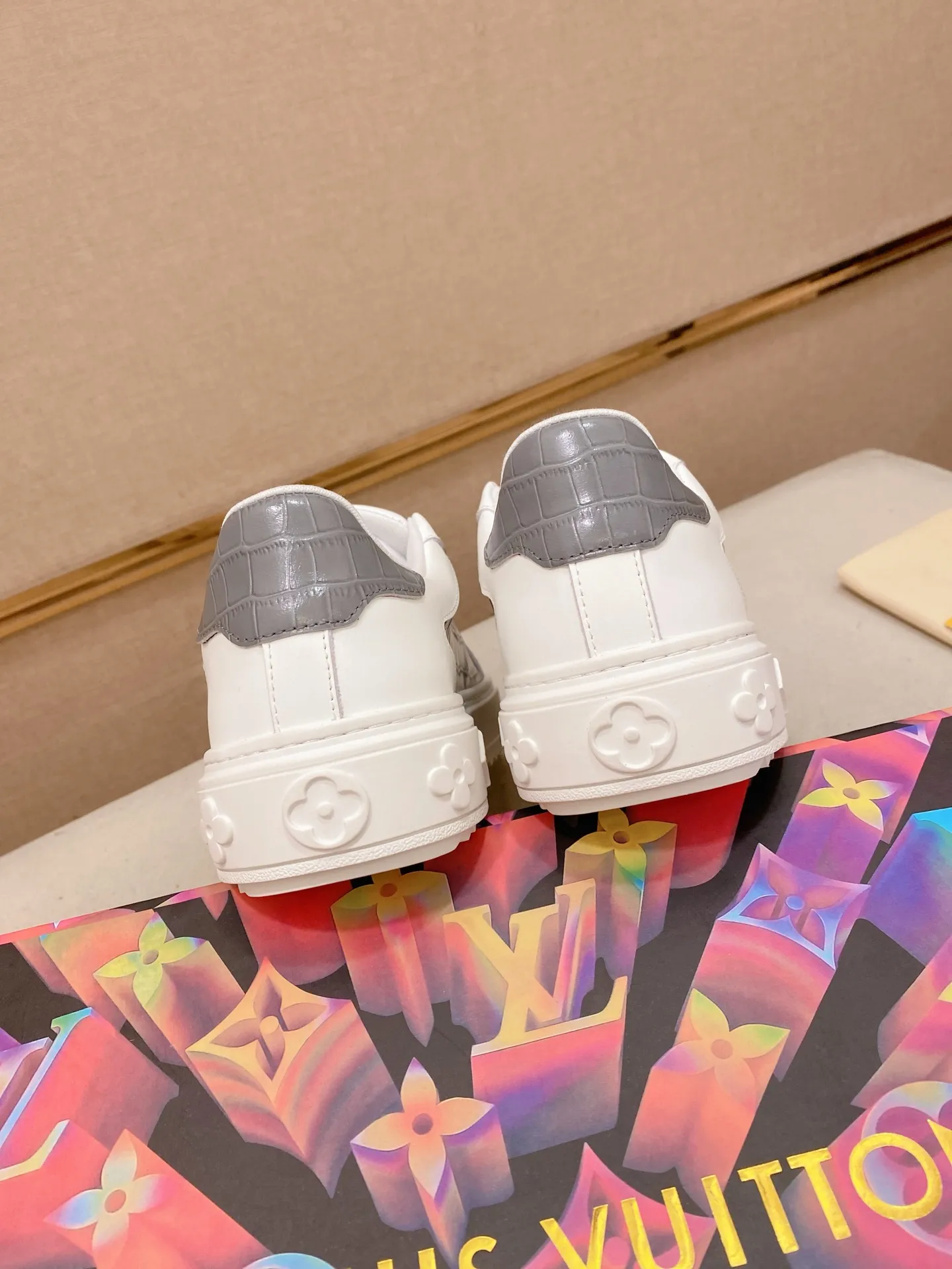 Men's shoes💰: 540💰(Niuli: full package) louis vuitton (Louis Vuitton/lv) top 🔍🔍 new models are on sale at the same time at the counter. The upper 🇮🇹 is imported from Italy, first-layer cowhide, and the lining is fully imported cowhide. 💪💪, completely 1⃣️ to 1 ⃣️Re-engraved🇮🇹💪💪, ⚠Sole: The original sole is specially provided by the original factory, the exclusive movable molded sole is super comfortable, ⚠The original factory follows the order, 🔍🔍high quality, you can enter and exit the counter at will, welcome to compare⚠. Code number:38-44